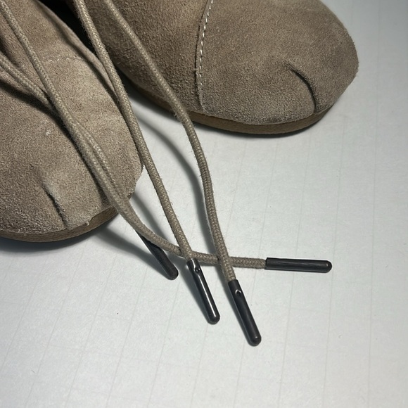 TOMS Desert Wedge Taupe Tan Booties Size 7W BOHO - Picture 9 of 9